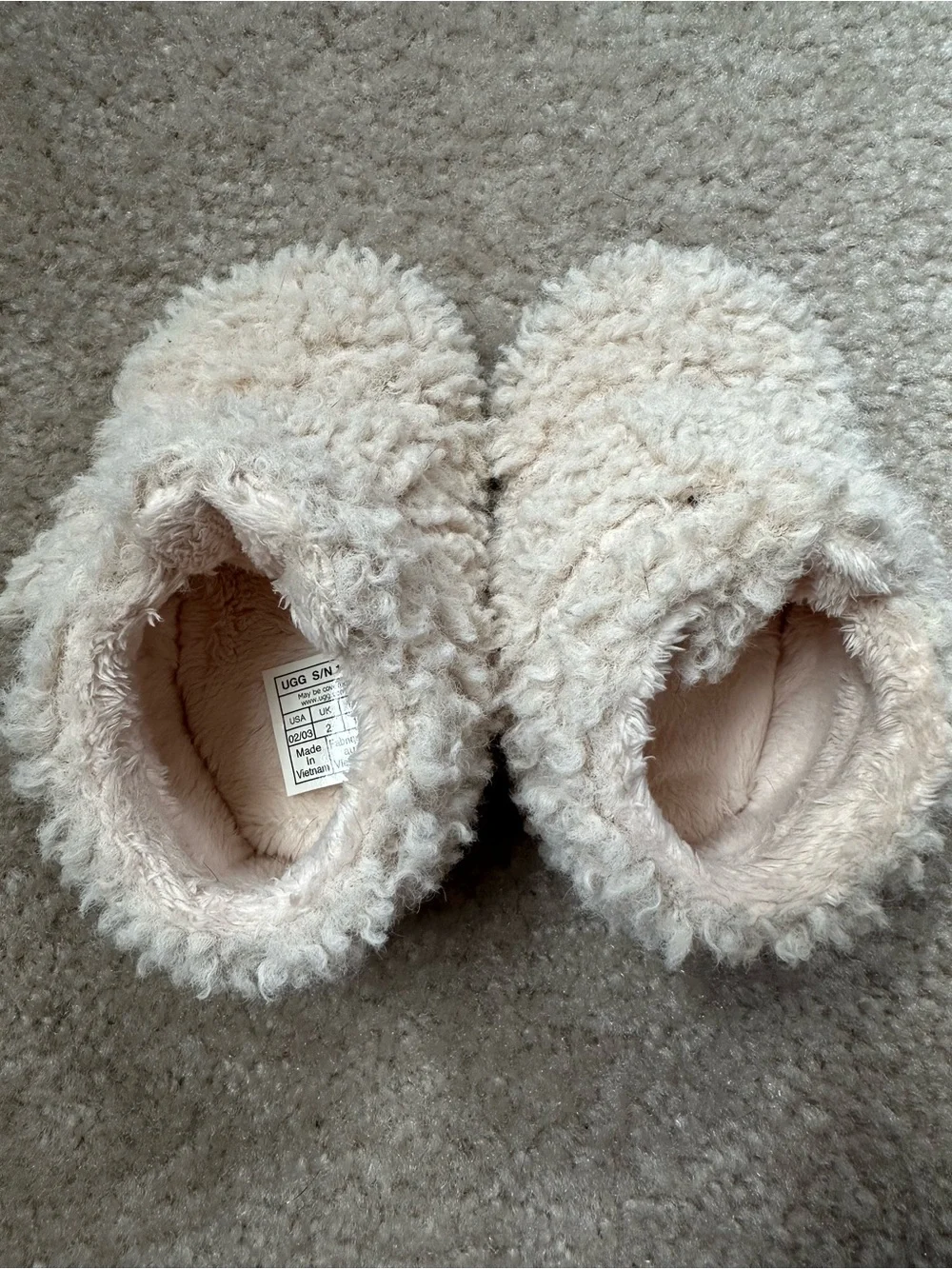 UGG Cozy Fuzzy Baby Booties - Cream bixbee size 2/3 (6-12 months)